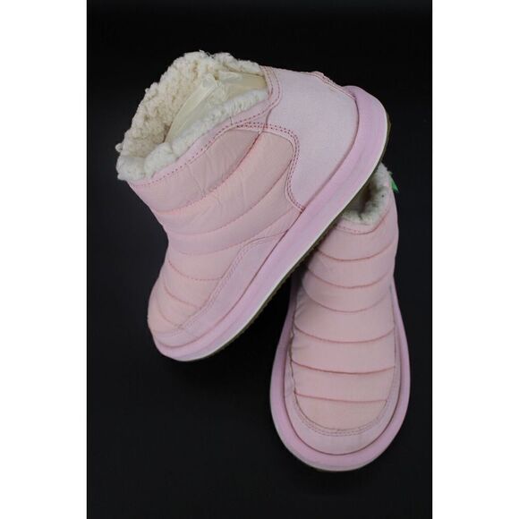 Sanuk Kids Girls' Lil Puffer Fashion Boot Fuzzy Chalk Pink Sz 4 Warm Slippers - Picture 1 of 11
